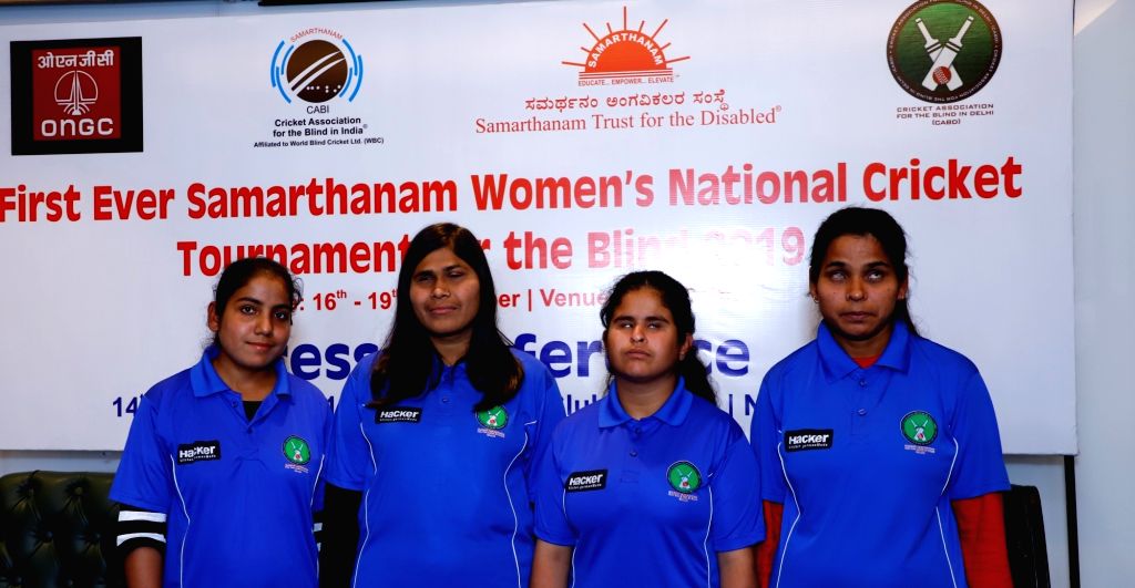 Delhi players with Mr. Lara