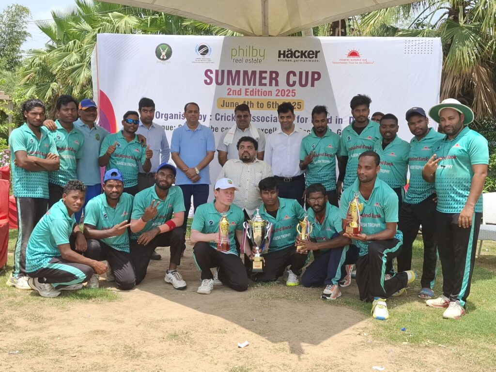 Group photo with officials